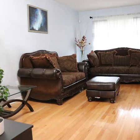 Entire 4 Bed Room Detached Residential Home エイジャックス エクステリア 写真